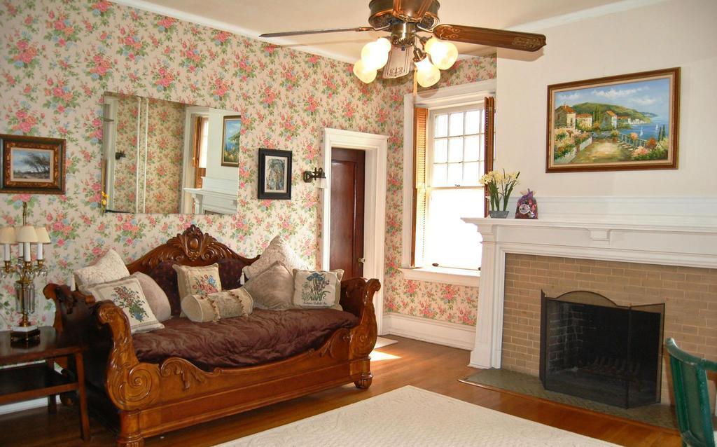 Albanus Phillips Inn Cambridge Room photo